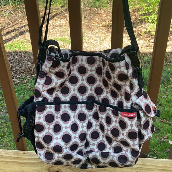 Skip Hop brown and cream diaper bag - Picture 1 of 14